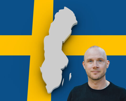 Lars Anders Johansson. (Montage: Opulens. Bakgrundsbild: Pixabay.com)