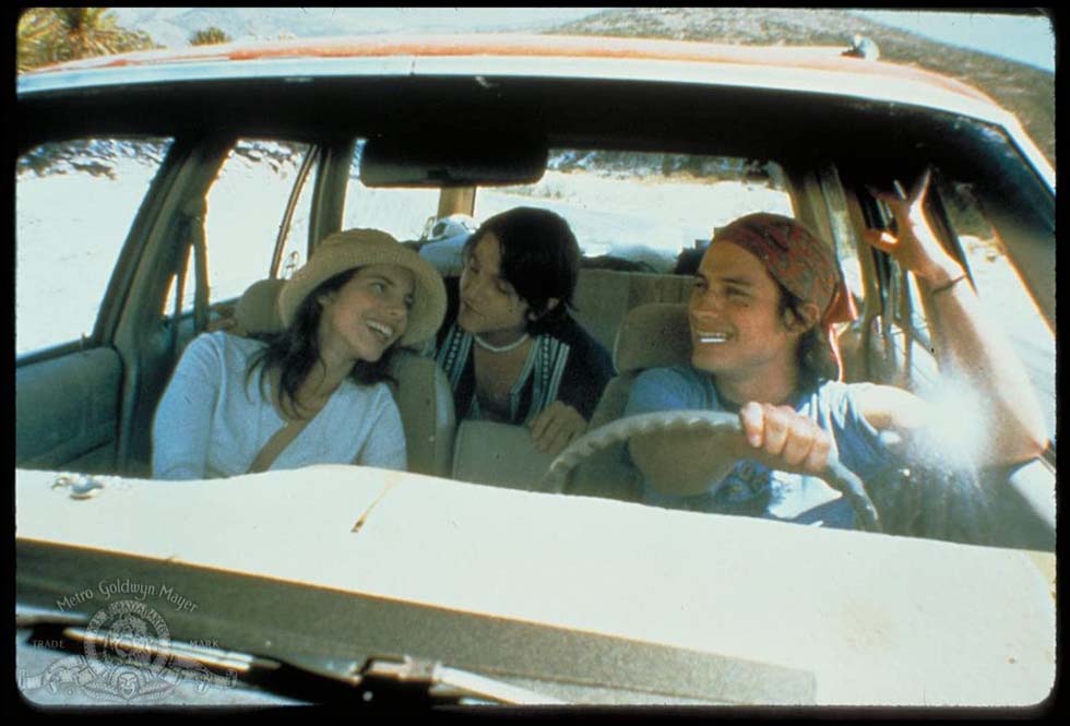 Gael García Bernal, Diego Luna, och Maribel Verdú i filmklassikern Din morsa också! (2001). (Foto: Metro-Goldwyn-Mayer)