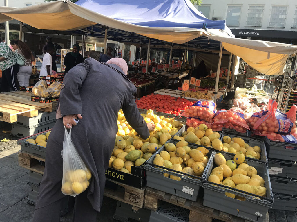 Torghandel i Rinkeby. (Foto: Eva-Märta Granqvist)