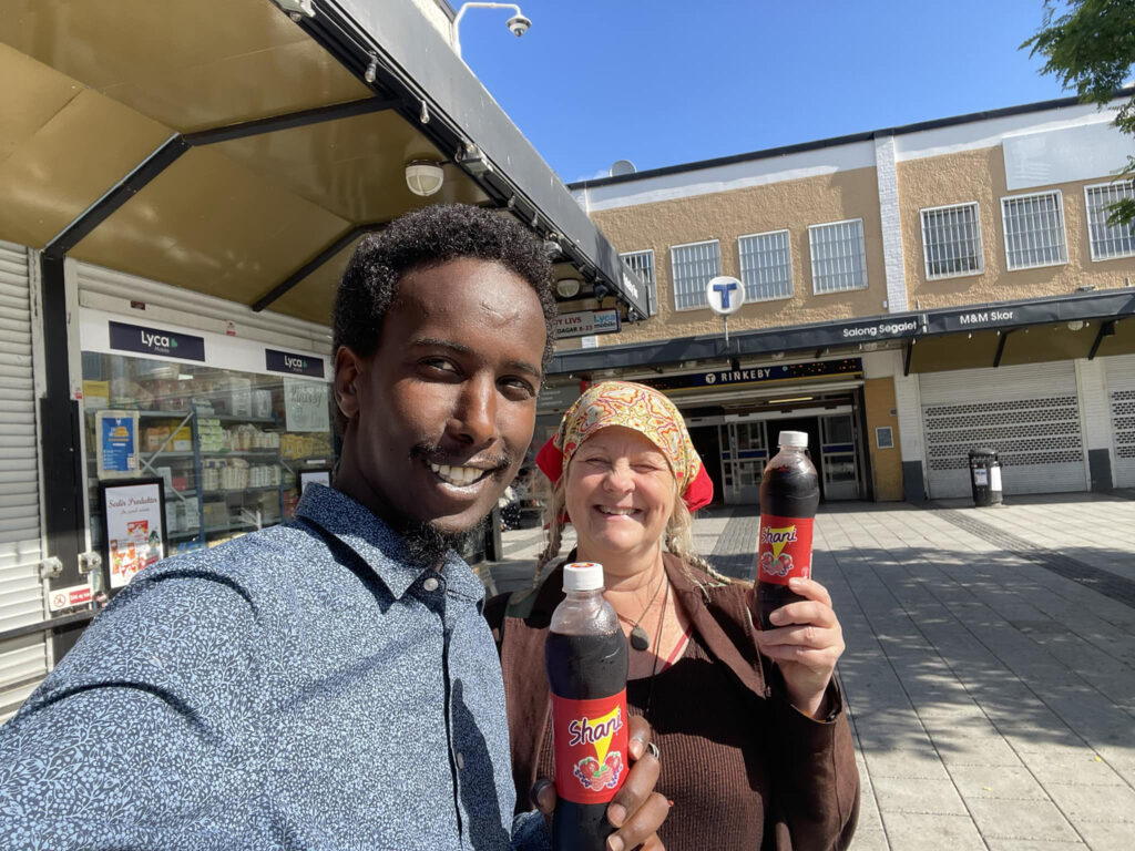 Mohamed Nuur och Eva-Märta Granqvist. (Foto: Mohamed Nuur)