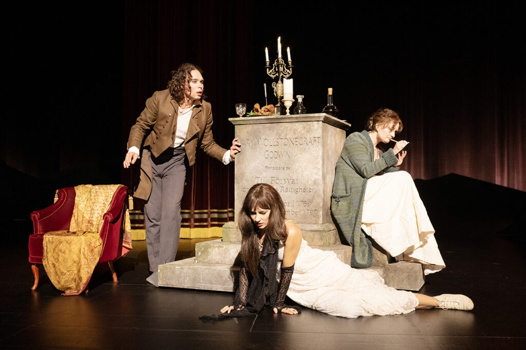 Alex Jubell, Victoria Dyrstad, Marta Andersson-Larson. Foto: Ola Kjelbye