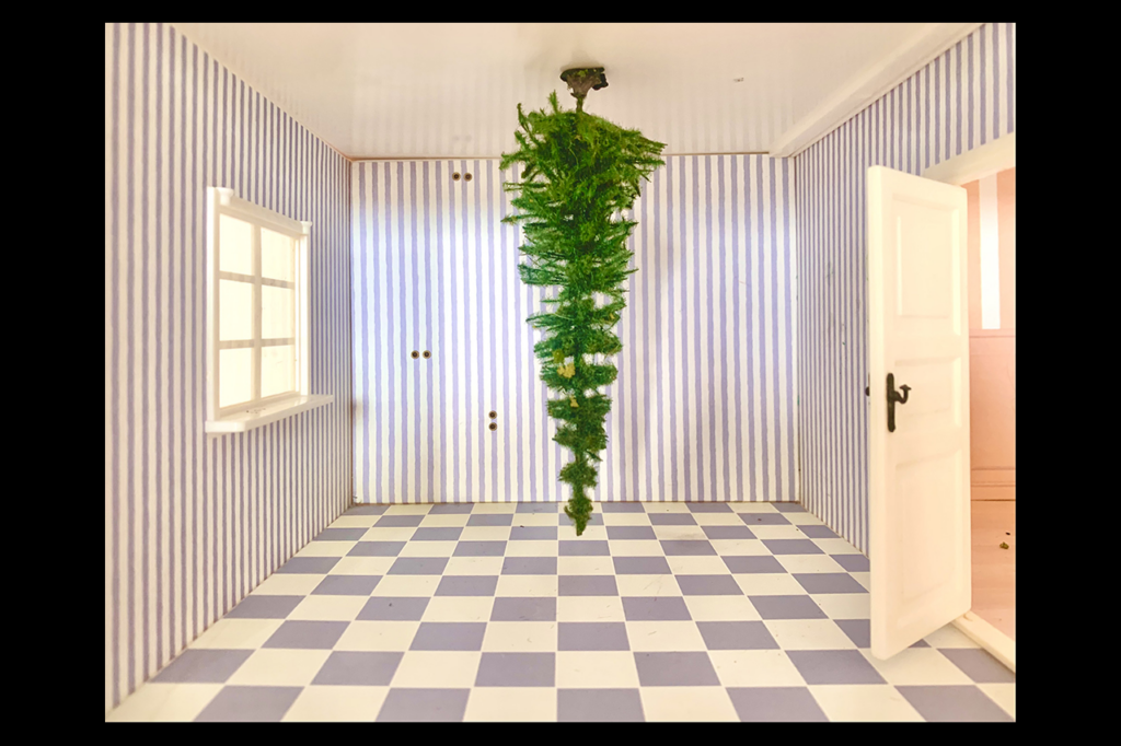 Hemsöka. Vi fortsätter i dag  med Maria Johanssons nya bildprojekt. Det bär titeln ”Hemsöka”. Maria Johansson, I huvudet på Maria Johansson, konst, samtidskonst, bildprojekt, "Hemsöka",