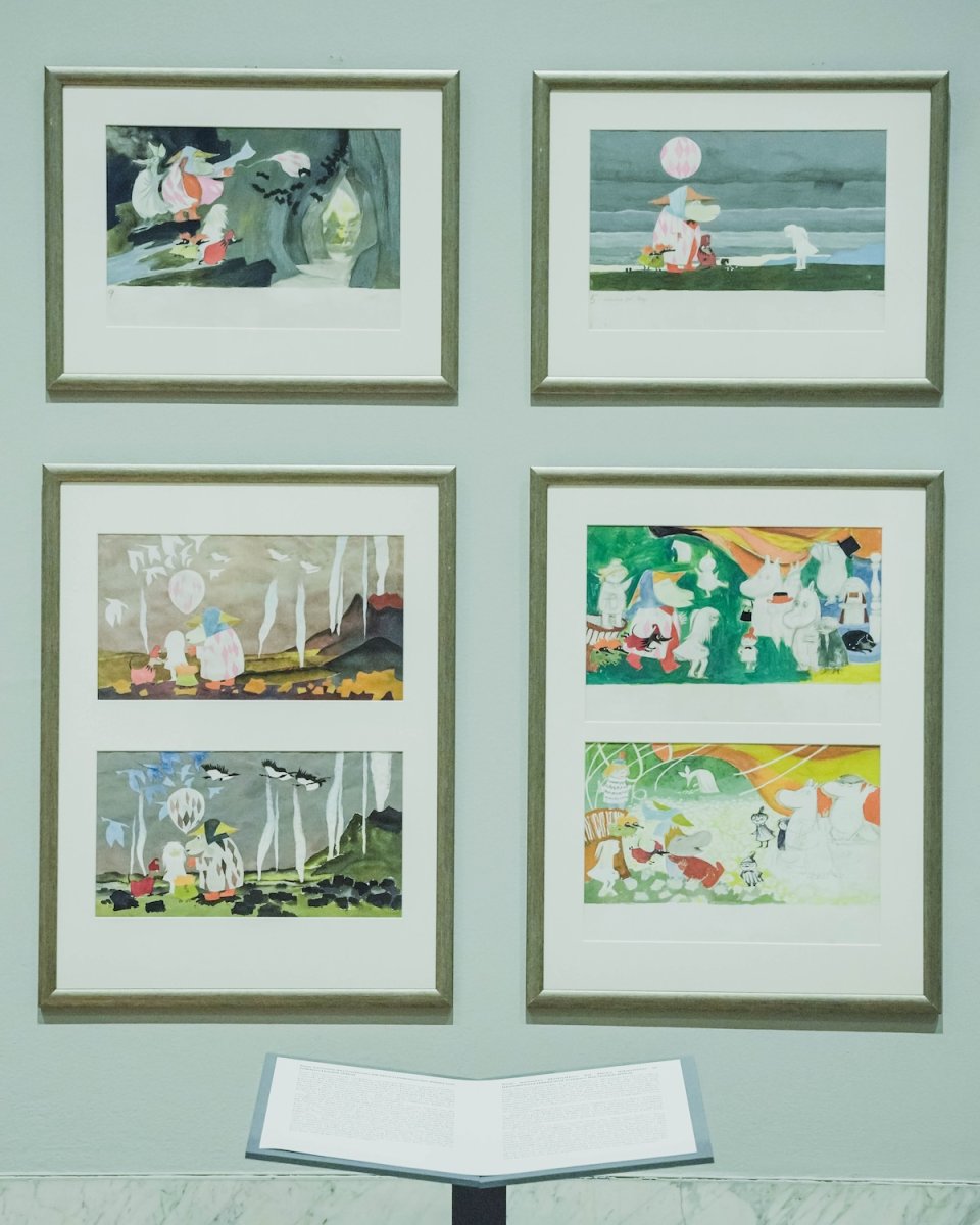 Tove Jansson-illustrationer. Vy från utställningen. (Foto: https://www.moomin.com/sv/blogg/mumin-utstallning-waldemarsudde/#ccc864cf)