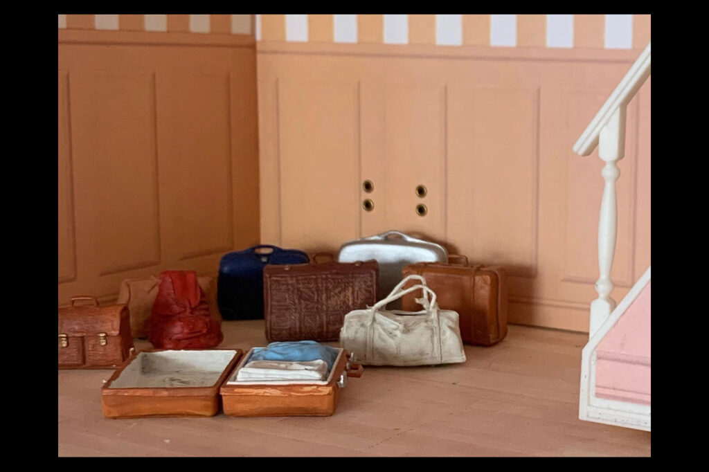 MARIA JOHANSSON. Vi fortsätter i dag  med Maria Johanssons nya bildprojekt. Det bär titeln ”Hemsöka”. Maria Johansson, I huvudet på Maria Johansson, konst, samtidskonst, bildprojekt, "Hemsöka",