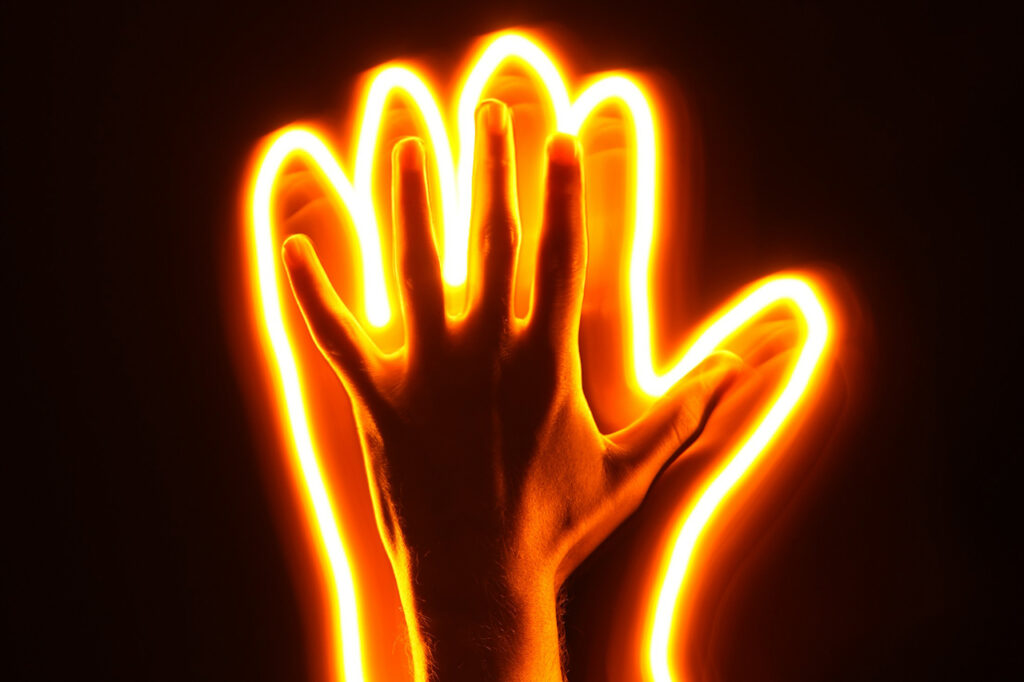 VÄNSTERHÄNTHET. Maria Johansson reflekterar över möjliga samband mellan vänsterhänthet och kreativitet. Stämmer det att alla stora konstnärer är vänsterhänta? konst, kreativitet, konstnärskap, hjärnforskning, Obama, Maria Johansson,