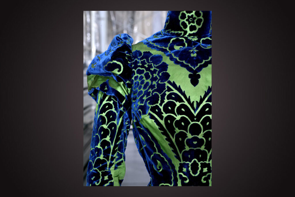 WORTH. I Paris pågår en stor retrospektiv modehistorisk utställning om Worth, skaparen av haute couture. Här följer Anne Edelstams rapport. mode, design, utställning, Paris, retrospektiv, formgivare, fransk kultur,