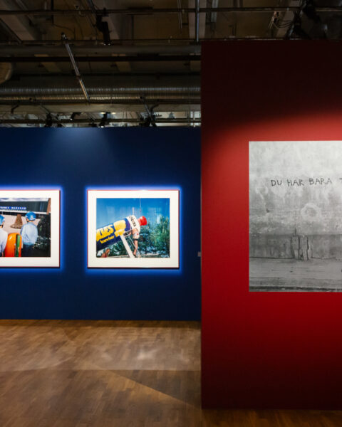 Tunbjörks fotokonst. Fotografen Lars Tunbjörk skildrade nedmonteringen av folkhemmet. Maria Johansson har sett en utställning med bilder som ”bubblar av berättelser”. fotokonst, foto, fotografi, Maria Johansson, utställningar, konstutställning, dokumentärfotgrafi.