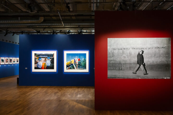 Tunbjörks fotokonst. Fotografen Lars Tunbjörk skildrade nedmonteringen av folkhemmet. Maria Johansson har sett en utställning med bilder som ”bubblar av berättelser”. fotokonst, foto, fotografi, Maria Johansson, utställningar, konstutställning, dokumentärfotgrafi.
