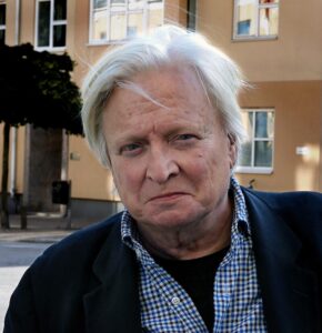 ANTOLOGI. ”Sammanfattningsvis utgör ”Ett berg av liv” ett genomtänkt Stig Larsson-porträtt med stretig charm.” Det skriver Bo Bjelvehammar. Stig Larsson, postmoderism, Victor Malm, Daidalos, biografier, skrivande, litteraturvetenskap,