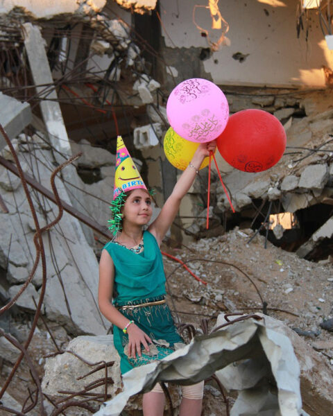 GAZA, Nu när en bräcklig vapenvila råder gör Lars Thulin ett försök skriva om kriget i Gaza. Det gör han i form av en saga skriven för barn. Israel, Palestina, Gaza, krig, Mellanöstern, imperialism, kolonialism,