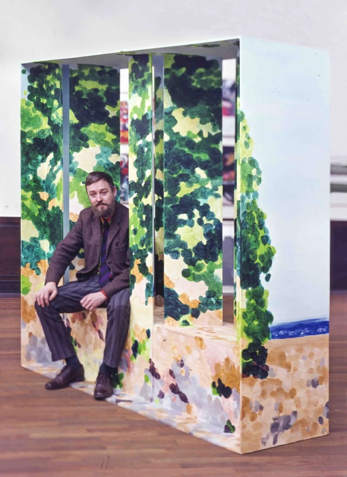 PÄR ANDERSSON. ”Det var i sättet att arbeta med rumslighet som konstnären Pär Andersson på ett alldeles eget sätt skapade magi.” Det skriver Maria Johansson som sett en retrospektiv utställning på Konstakademien. retrospektiv, Maria Johansson, utställning, offentlig konst, konstakademien, svensk konst, 