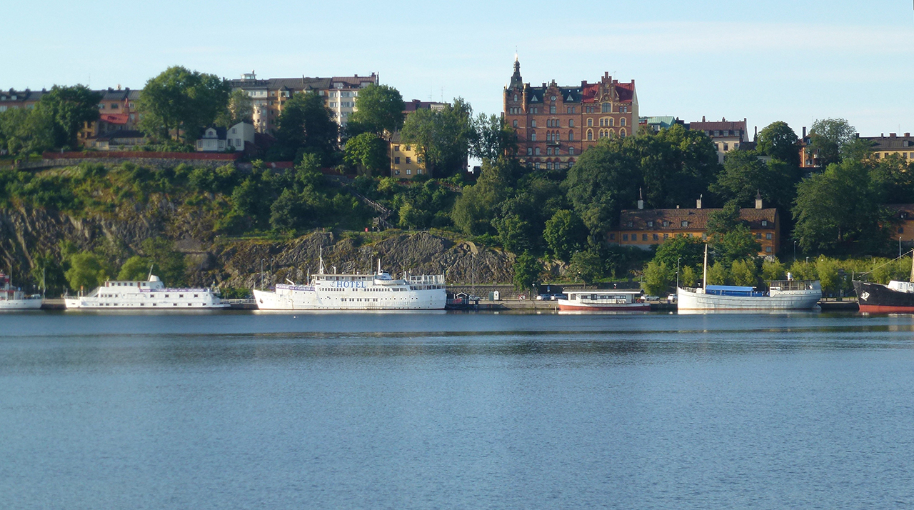 Morgnar med magiska möjligheter MORGONMÄNNISKA. I den här veckans krönika förklarar Lars Thulin fördelarna med att vara morgonmänniska. Det handlar om vilka magiska möjligheter morgnar kan erbjuda. Riddarfjärden, Stockholm