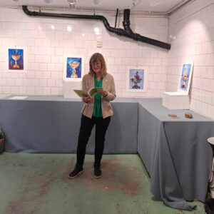 LYRIK. Lis Lovén har läst Tina K Perssons nya diktsamling ”Metempsychosis” och konstaterar att det rör sig om djupt egenartad och förbryllande poesi.Tina K Persson, Lis Lovén, poesi, lyrik, dikter, svenskspråkig litteratur, existentiellt, 