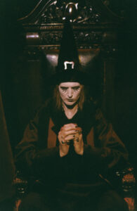 iodine Jupiter. SATIR. Vi har nu nöjet att presentera ett utdrag ur vår medarbetare iodine Jupiters aktuella bok ”Jag vill bli kriminell”.