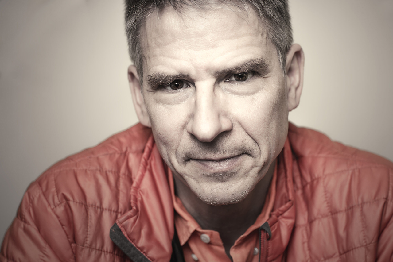 Christof Koch. I ”Då är jag själv världen” gör hjärnforskaren Christof Koch upp med vår tids mest seglivade förväxling: den mellan tänkande och upplevelse. Nette Wermeld Enström har läst hans bok med stor behållning.AI, vetenskap, nära-döden-upplevelser, artificiell intelligens, teknik, tech-bolag, psykedelia, själen, existentiellt,