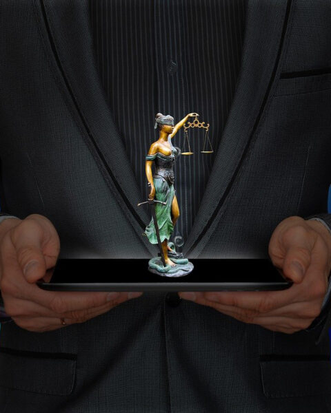 POLITIKER. I veckans krönika varnar Lars Thulin för att riksdagsledamöter som vill sätta sig över lagen utgör ett hot mot demokratin. Ebba Busch, Jimmie Åkesson, SD, KD, Tidölaget, lagen, riksdagen, Lars Thulin,