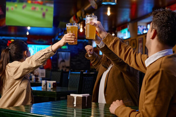 SOCIALT LIV. I årets sista krönika skriver Lars Thulin om fenomenet sunkpubar och förklarar varför dessa kan vara så givande att besöka.