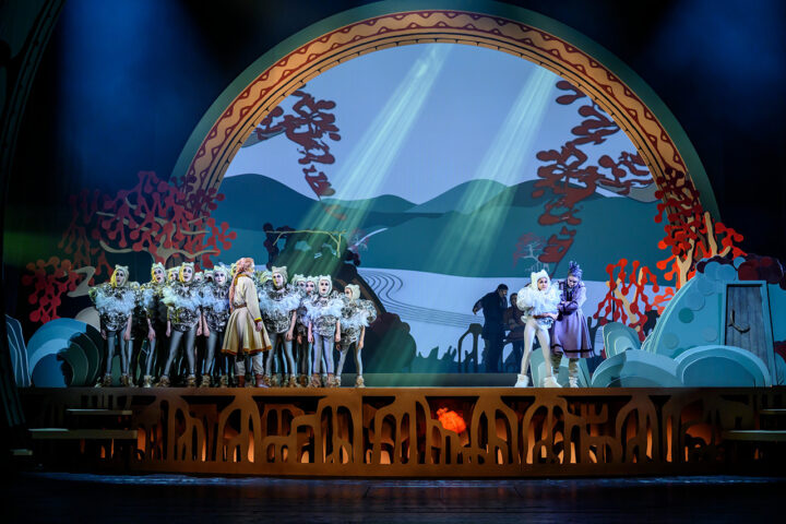 JORDENS HJÄRTA. OPERA. Den nordsamiska operan ”Jordens hjärta” hade gärna fått vara en helaftonsföreställning, anser Rikard Rehnbergh.