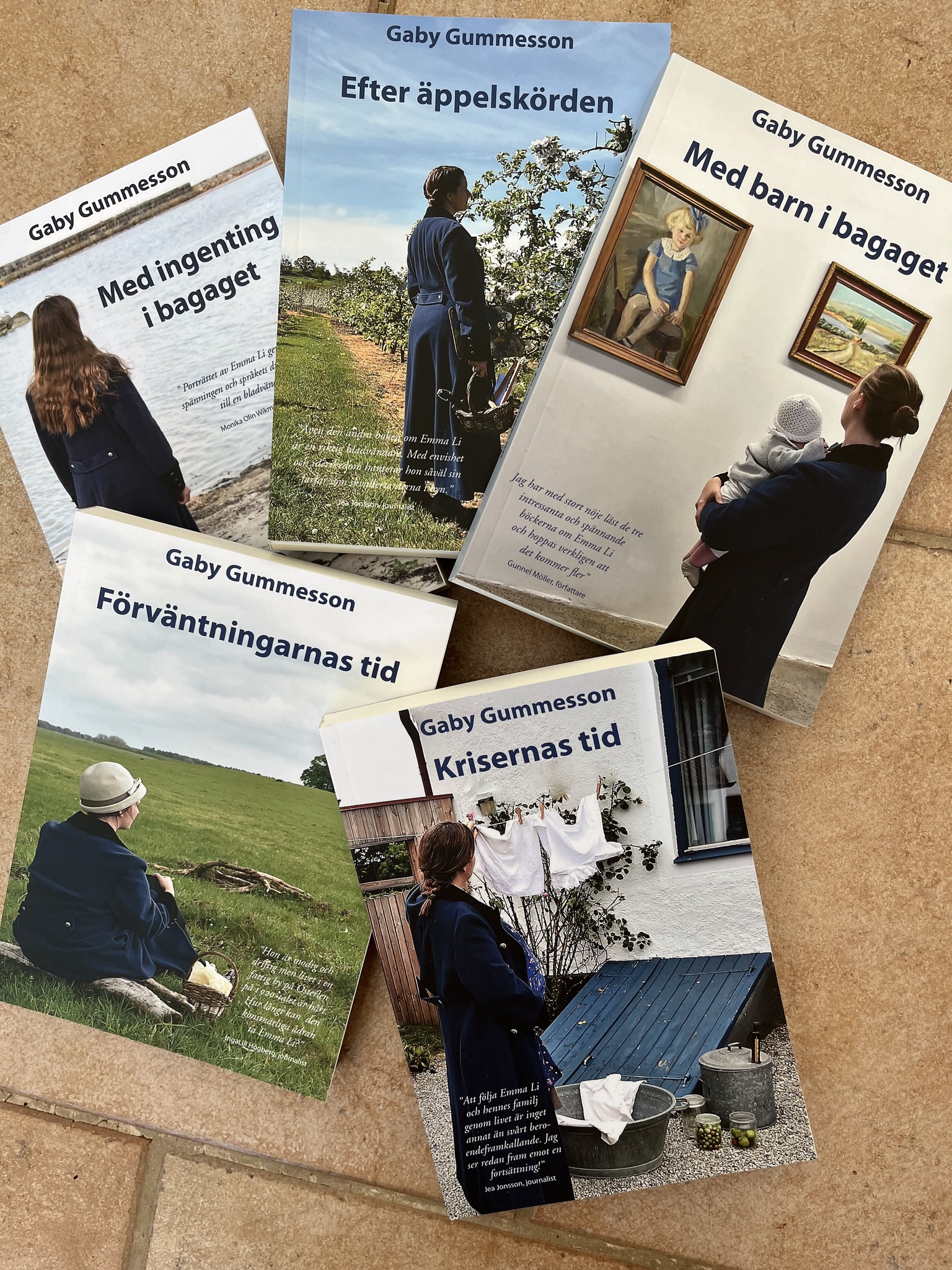 PROSA. Bo Bjelvehammar har med stor behållning läst den nya och femte delen i Gaby Gummessons romansvit som är en familjekrönika och Österlenskildring.