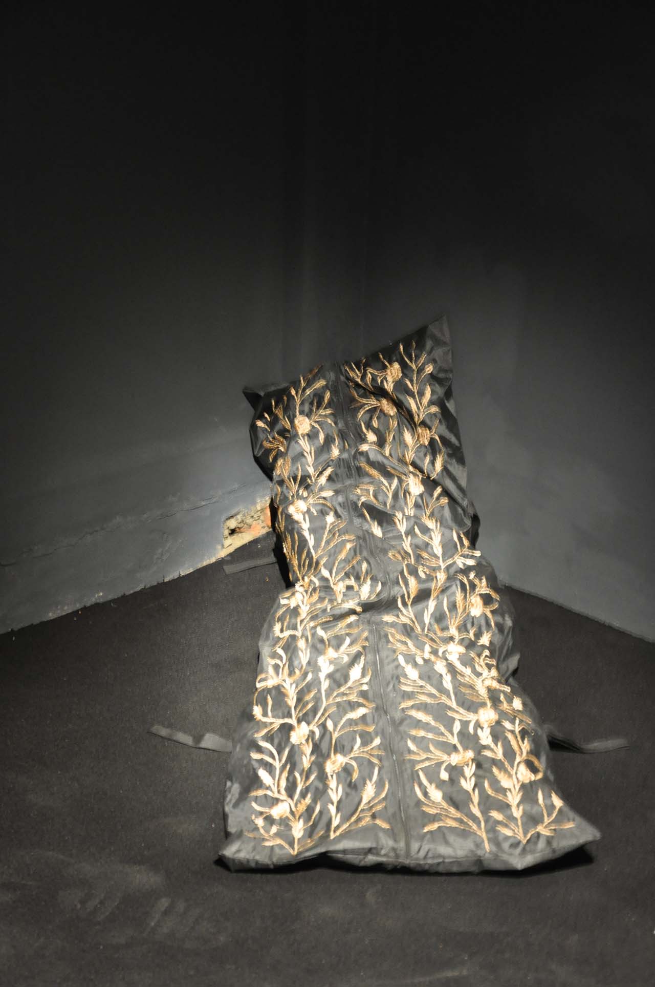 Kochi-Muziris-biennalen. KONSTBIENNAL. Kristina Maria Mezei har besökt Kochi-Muziris-biennalen i den sydindiska delstaten Kerala. Här följer hennes rapport.