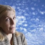 INGRID KALLENBÄCK. LYRIK. Den 2 mars meddelade Albert Bonniers förlag att poeten Ingrid Kallenbäck avlidit. Per Erik Ljung berättar här om sin ingång till Kallenbäcks egenartade diktning.