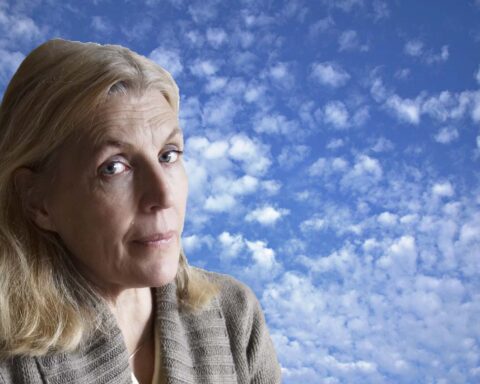 INGRID KALLENBÄCK. LYRIK. Den 2 mars meddelade Albert Bonniers förlag att poeten Ingrid Kallenbäck avlidit. Per Erik Ljung berättar här om sin ingång till Kallenbäcks egenartade diktning.