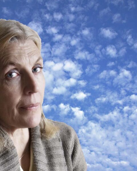 INGRID KALLENBÄCK. LYRIK. Den 2 mars meddelade Albert Bonniers förlag att poeten Ingrid Kallenbäck avlidit. Per Erik Ljung berättar här om sin ingång till Kallenbäcks egenartade diktning.