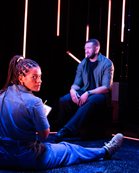 Shifters. TEATER. ”En fullträff från Riksteatern!” Så lyder Lena Torquato Lidéns omdöme efter att ha sett ”Shifters”. ”Ett böljande kammarspel mellan två människor som har en kärlekshistoria bakom sig och möts igen.”