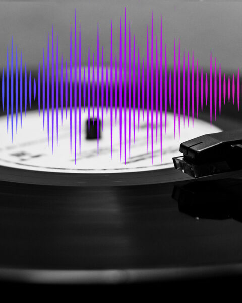 Låtar som ger hopp. Denna långfredag berättar Lars Thulin i veckans krönika om sina fem främsta depplåtar. Låtar som ger kraft och hopp. Mauro Scocco ‒ Till dom ensamma, Gary Moore ‒ Still got the blues, Petra Marklund ‒ Händerna mot himlen, The Beatles - ¨She's leaving home, Three degrees -¨Woman in love