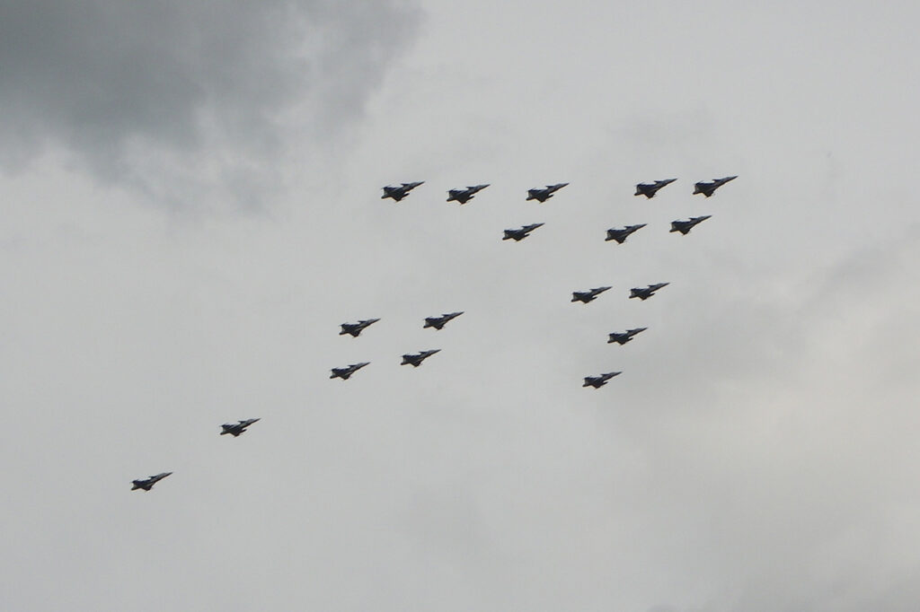 VAPENEXPORT. I veckans krönika begrundar Lars Thulin frågan om den svenska vapenexporten bör upphöra eller fortgå. Något enkelt svar finner han inte.