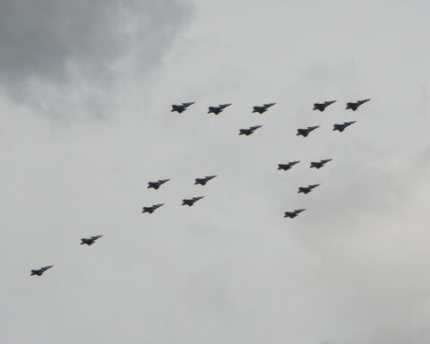 VAPENEXPORT. I veckans krönika begrundar Lars Thulin frågan om den svenska vapenexporten bör upphöra eller fortgå. Något enkelt svar finner han inte.