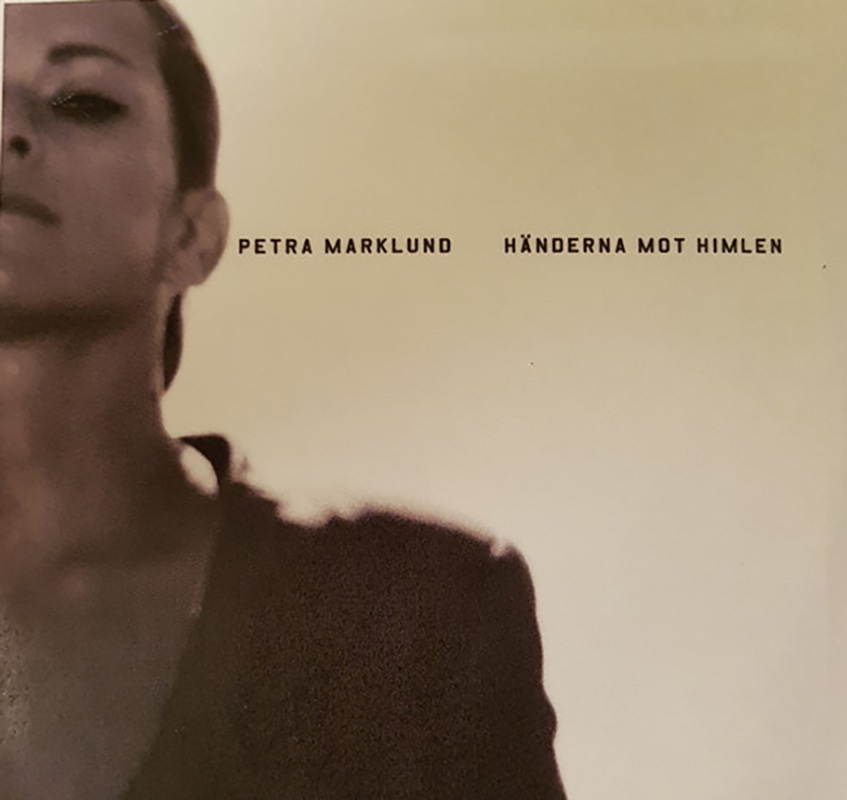 Låtar som ger hopp. Denna långfredag berättar Lars Thulin i veckans krönika om sina fem främsta depplåtar. Låtar som ger kraft och hopp. Mauro Scocco ‒ Till dom ensamma, Gary Moore ‒ Still got the blues, Petra Marklund ‒ Händerna mot himlen, The Beatles - ¨She's leaving home, Three degrees -¨Woman in love