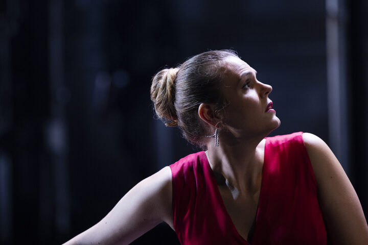 OPERA. Rikard Rehnbergh har sett två operaklassiker av Puccini - Madama Butterfly på Kungliga operan och Tosca på Folkoperan. Båda föreställningarna lyckas belysa den politiska dimensionen.