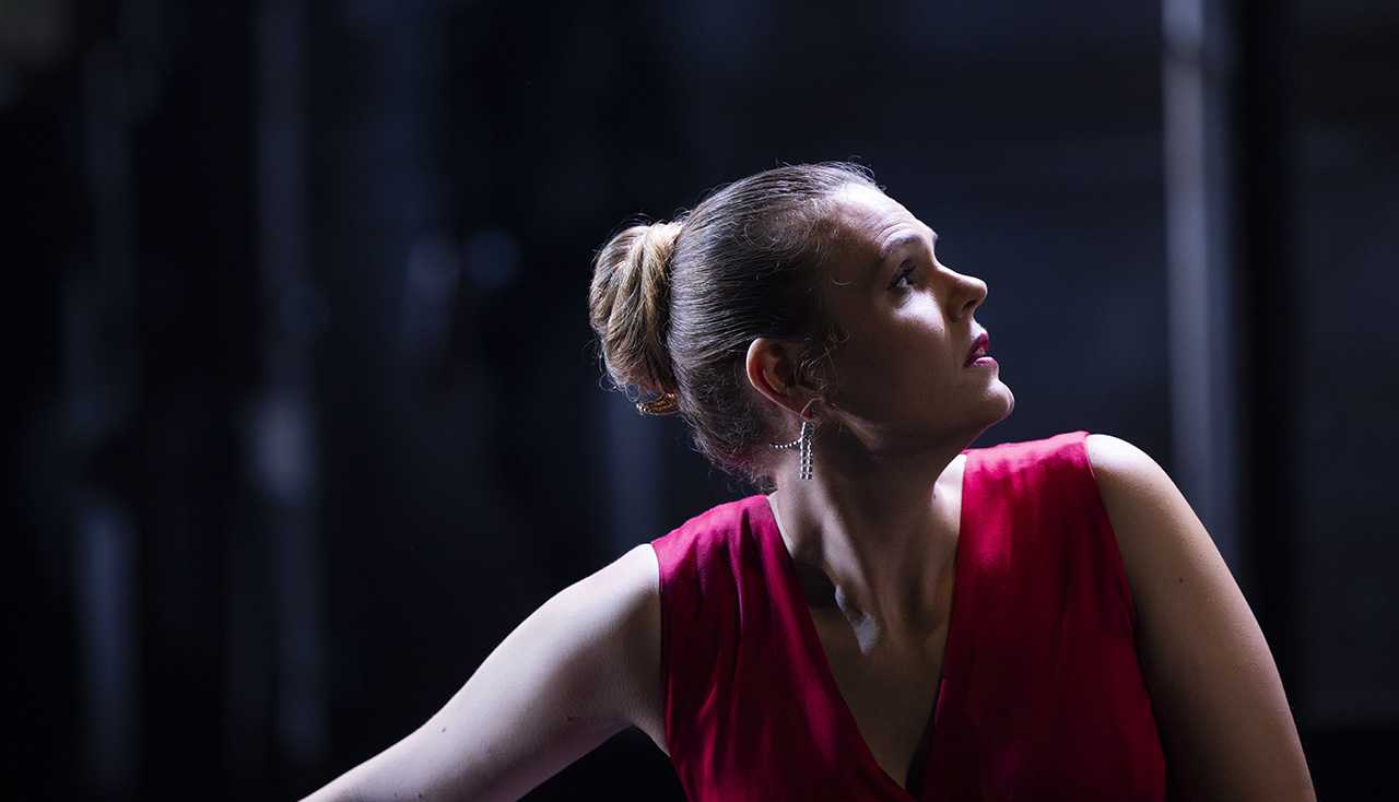 OPERA. Rikard Rehnbergh har sett två operaklassiker av Puccini - Madama Butterfly på Kungliga operan och Tosca på Folkoperan. Båda föreställningarna lyckas belysa den politiska dimensionen.