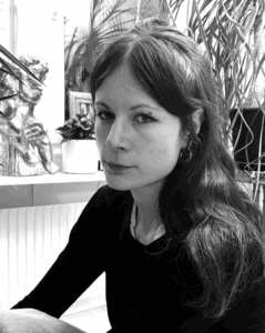 LYRIK. Med ”Inat” debuterar Andrea Malešević som poet. Lis Lovén värdesätter det angelägna i en diktbok som av förlaget betecknas som en antifascistisk elegi.