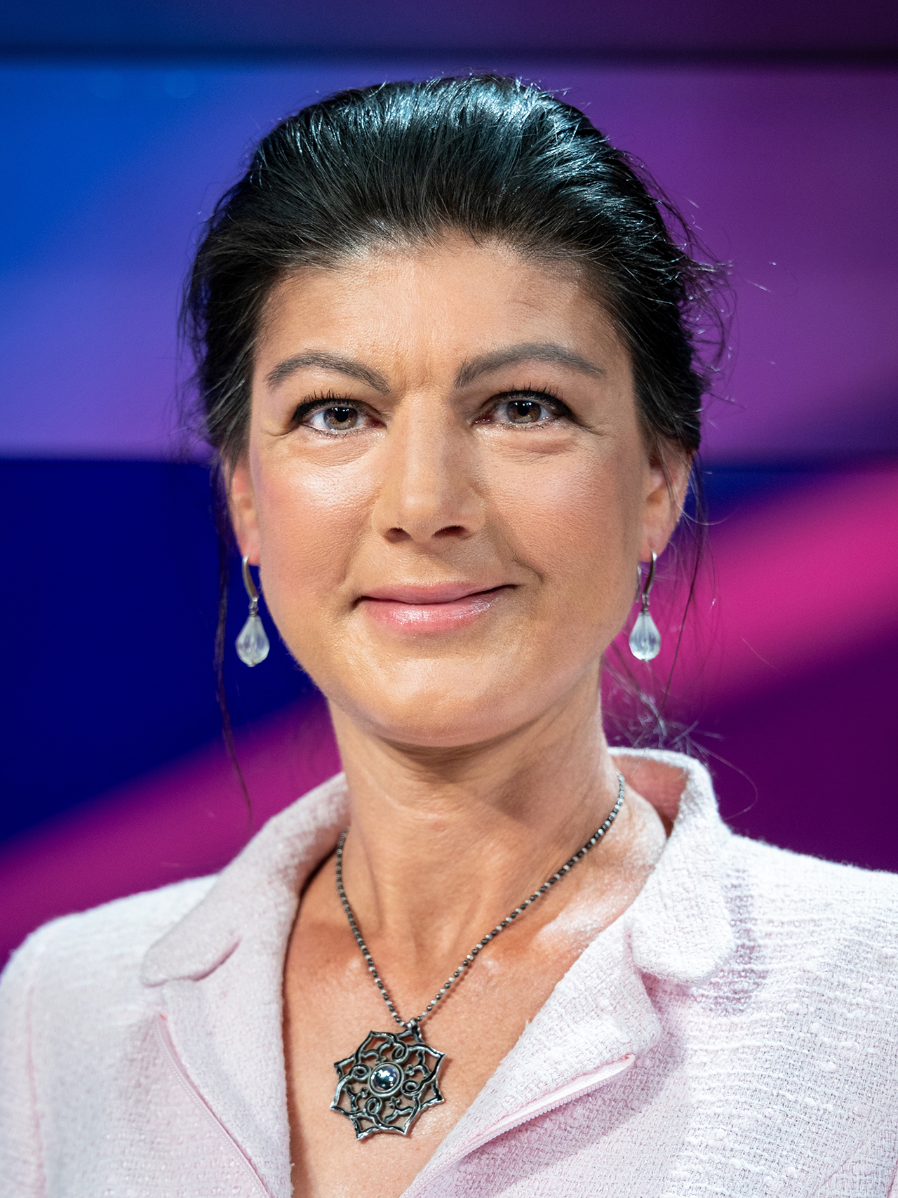 DDR. Den här veckan skriver Jesper Nordström om den vänsterpopulistiska politikern Sahra Wagenknecht som föddes i DDR 1969.