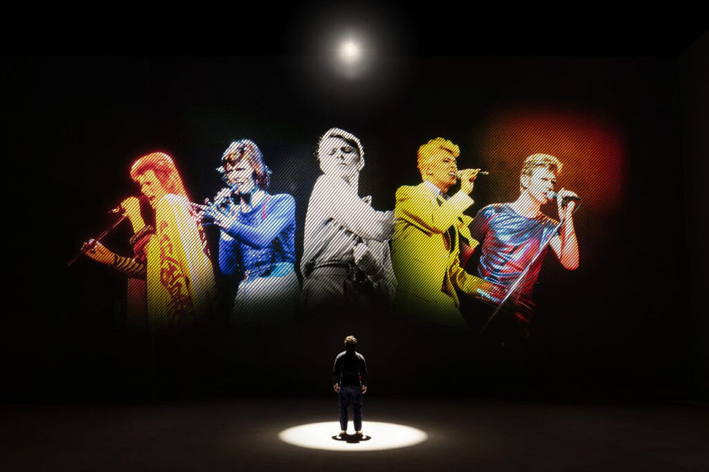 ROCKMUSIK. Patrik Stigsson har sett en aktuell utställning i London om David Bowie. Här berättar han om den och vad Bowie betytt och fortfarande betyder för honom.