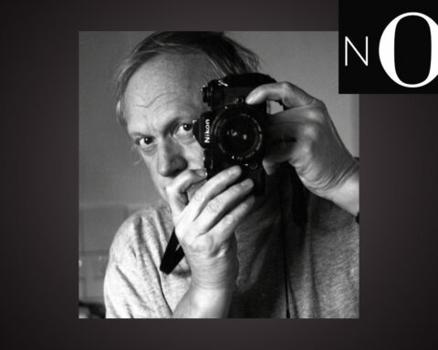 FOTOKONST. Denna sommar visar Trelleborgs museum en utställning med regissören Jan Troells stillbilder från 1946-2026. Ingela Brovik finner den mycket intressant.