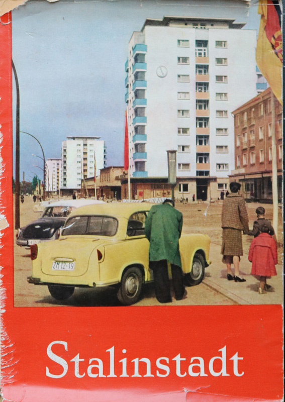 Eisenhüttenstadt – socialistisk mönsterstadARKITEKTUR.I Veckans DDR berättar Jesper Nordström om Eisenhüttenstadt. Grundad som en planekonomisk mönsterstad på 1950-talet. Numera drabbad av avfolkning. 