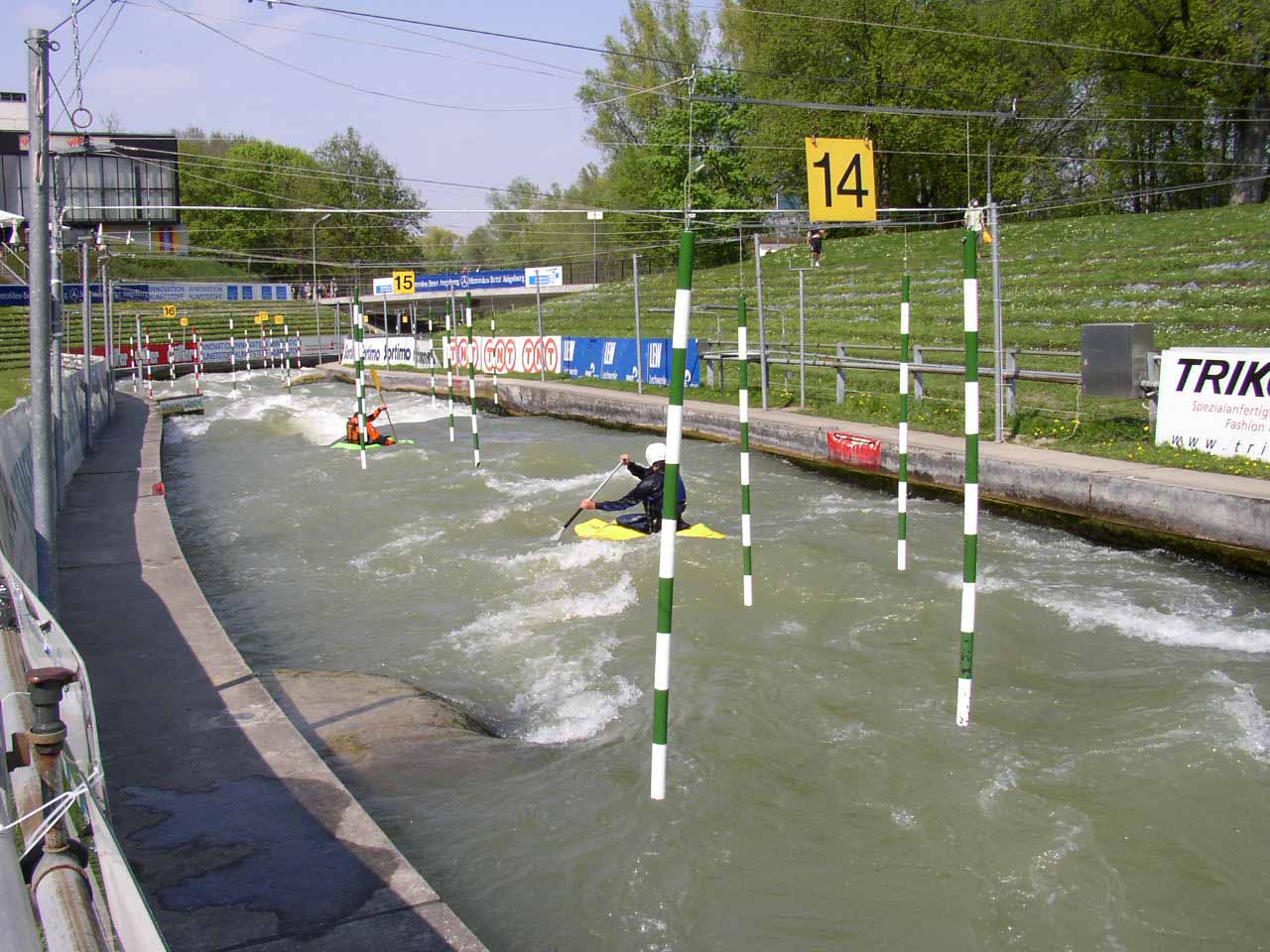 DDR. Jesper Nordström skriver om hur DDR lyckades briljera i kanotslalom under OS i München 1972. Ett OS som annars förknippas med terrorism och mord.