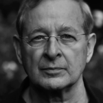 PÉTER NÁDAS. Nyligen meddelades det att den framstående ungerske författaren Péter Nádas avlidit. Carsten Palmer Schale tecknar ett porträtt av en saknad litterär gigant.