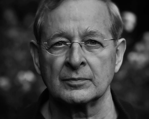 PÉTER NÁDAS. Nyligen meddelades det att den framstående ungerske författaren Péter Nádas avlidit. Carsten Palmer Schale tecknar ett porträtt av en saknad litterär gigant.