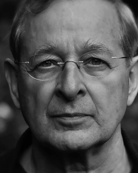 PÉTER NÁDAS. Nyligen meddelades det att den framstående ungerske författaren Péter Nádas avlidit. Carsten Palmer Schale tecknar ett porträtt av en saknad litterär gigant.